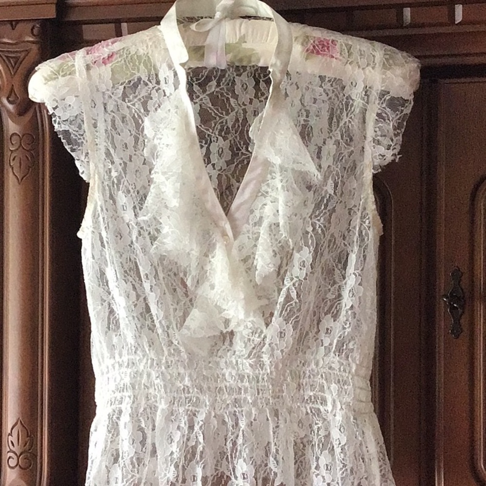 Elegant White Lace Top